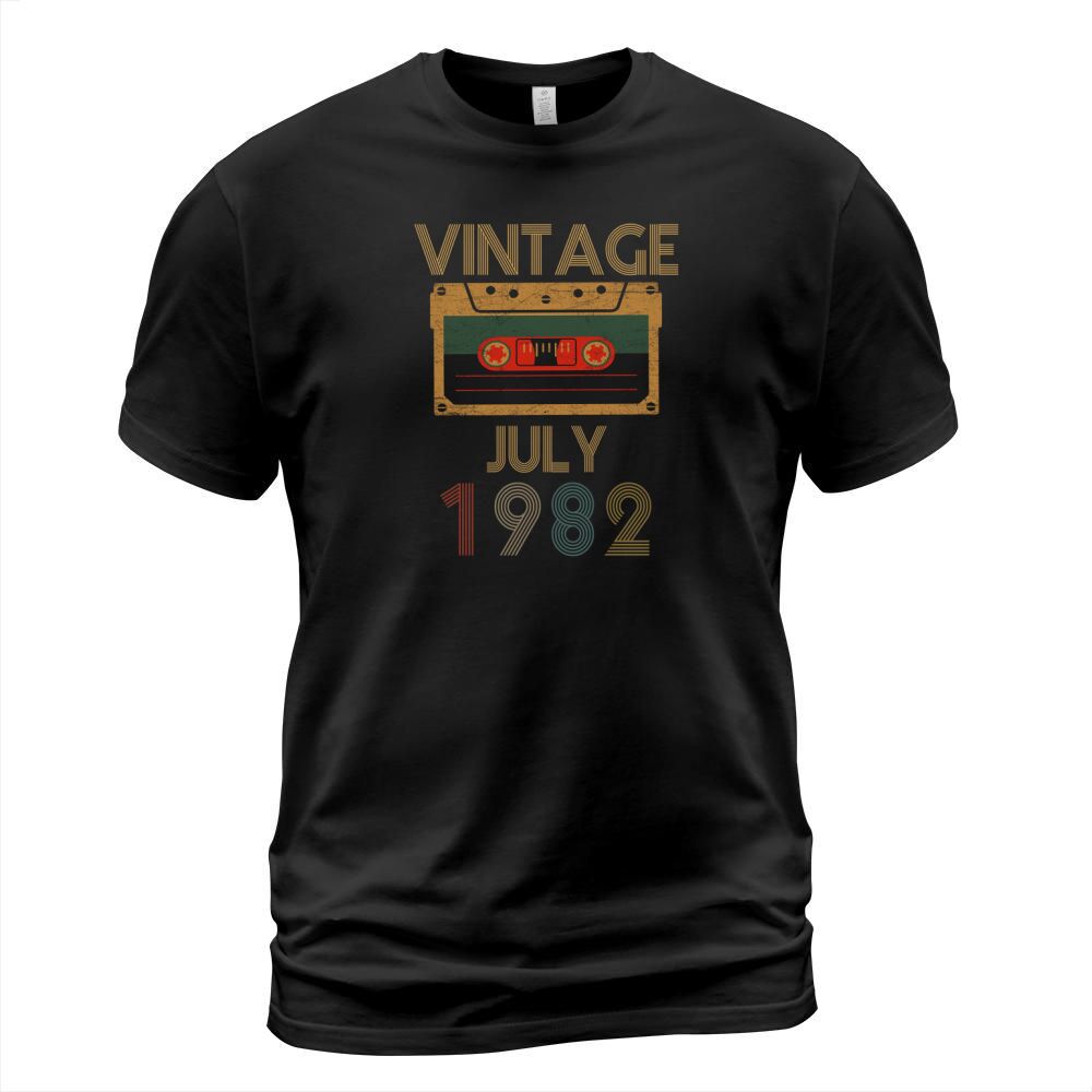 Vintage- Born In July 1982 T-Shirt Unisex