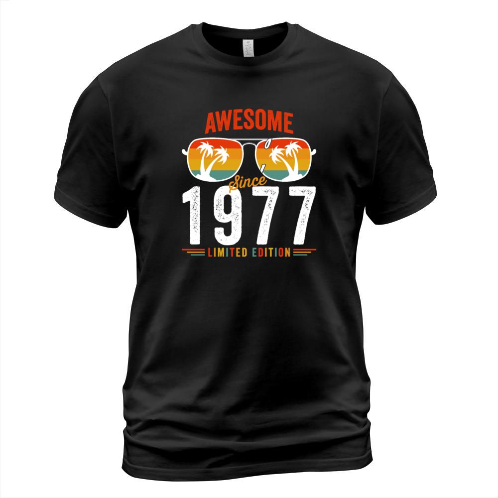 Awesome Since 1977 Birthday Retro Vintage 45 46 Ye T-Shirt Unisex