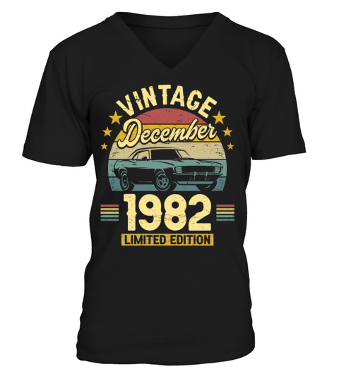 December 1982 40 Years Old Vintage 40th Birthday V-Neck T-shirt