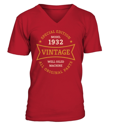 Born 1932 Vintage 90 Year Old 90th Birthday Gifts V-Neck T-shirt