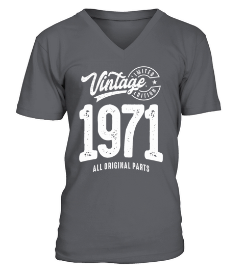 Vintage Born in 1971 - 51st Birthday Retro Classic V-Neck T-shirt